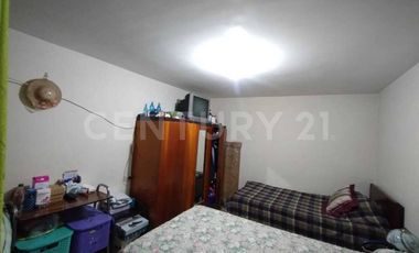 Casa y lote de terreno amplio + terraza libre; excelente: En el Centro de Soacha