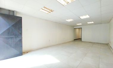 Local Comercial nuevo a la calle baño Arriendo Independencia