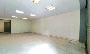 Local Comercial nuevo a la calle baño Arriendo Independencia