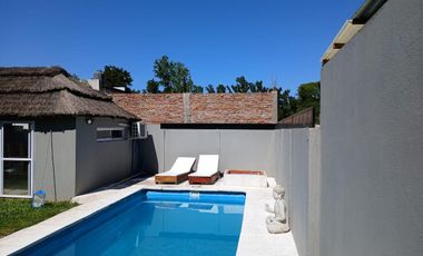 Venta de casa de 2 ambientes con pileta en Moreno
