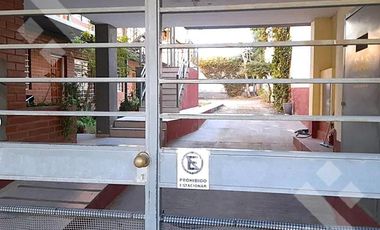 VENTA DE COCHERA DESCUBIERTA - LA RIOJA 1100