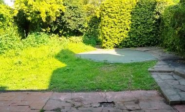 Alquiler de Casa 5 Ambientes en 2 plantas  en Ramos Mejia Con cochera cubierta, patio con parrilla