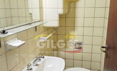 Alquiler de Casa 5 Ambientes en 2 plantas  en Ramos Mejia Con cochera cubierta, patio con parrilla