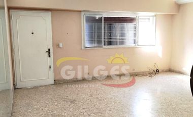 Alquiler de Casa 5 Ambientes en 2 plantas  en Ramos Mejia Con cochera cubierta, patio con parrilla