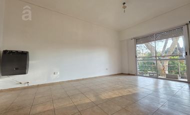 Departamento en Alquiler en Villa Ballester - Tres Ambientes con Cochera - Muy luminoso