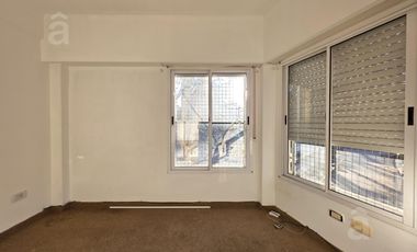 Departamento en Alquiler en Villa Ballester - Tres Ambientes con Cochera - Muy luminoso