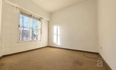 Departamento en Alquiler en Villa Ballester - Tres Ambientes con Cochera - Muy luminoso