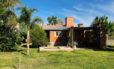 CASA QUINTA CON PARQUIZADO EN LAGOS DEL LEYES