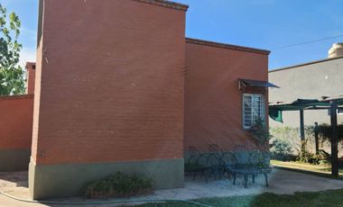 CASA QUINTA CON PARQUIZADO EN LAGOS DEL LEYES