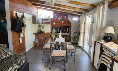 CASA QUINTA CON PARQUIZADO EN LAGOS DEL LEYES