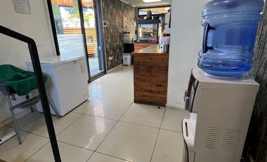 EN AVENIDA PRINCIPAL