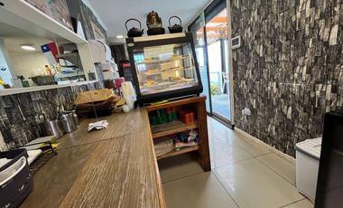 EN AVENIDA PRINCIPAL