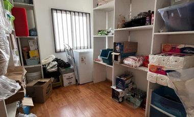 EN AVENIDA PRINCIPAL