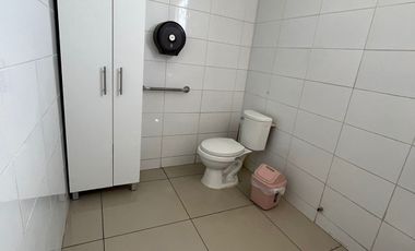 EN AVENIDA PRINCIPAL