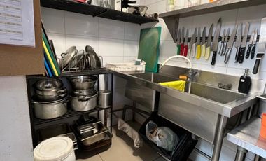 EN AVENIDA PRINCIPAL