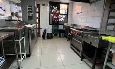 EN AVENIDA PRINCIPAL