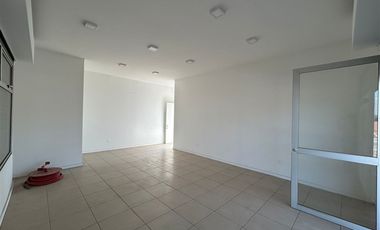 Local Comercial en Arriendo en El peumo con avenida Colina