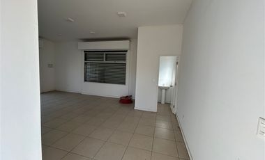 Local Comercial en Arriendo en El peumo con avenida Colina