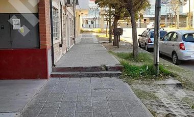 VENTA DE COCHERA DESCUBIERTA - LA RIOJA 1100