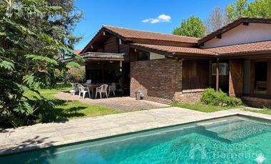 Casa en venta las Lomas de San Isidro