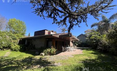 Casa en venta las Lomas de San Isidro