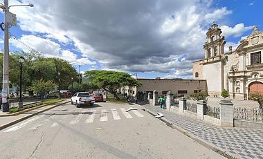 Venta de Casa en Esquina – Jr. José Gálvez, Zona San Pedro, Cajamarca