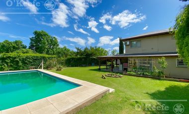 Casa Familiar en venta sobre lote 580 m2  El Pato Berazategui recibe permuta