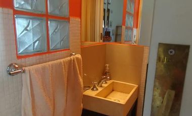 Departamento con balcón en alquiler temporario.