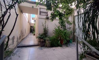 Departamento con balcón en alquiler temporario.