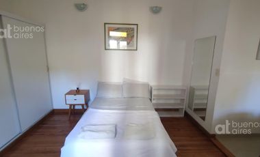 Departamento con balcón en alquiler temporario.