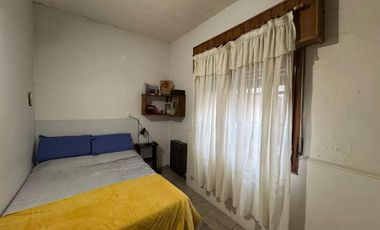 Casa en venta - 4 Dormitorios 2 Baños - 180mts2 - Chivilcoy