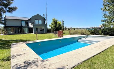 Casa en Venta, Estancia La Rinconada, Ibarlucea.