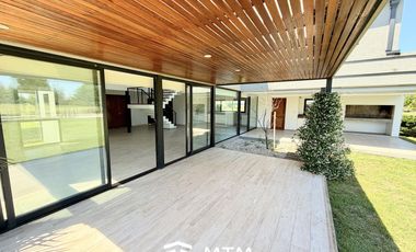 Casa en Venta, Estancia La Rinconada, Ibarlucea.