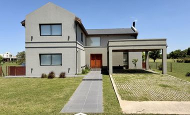 Casa en Venta, Estancia La Rinconada, Ibarlucea.