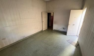 VENTA casa 3 ambientes CASEROS, Pdo. Tres de Febrero escucha propuestas!!
