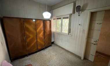 VENTA casa 3 ambientes CASEROS, Pdo. Tres de Febrero escucha propuestas!!