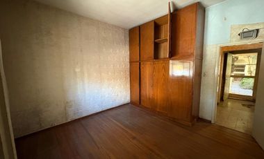 VENTA casa 3 ambientes CASEROS, Pdo. Tres de Febrero escucha propuestas!!