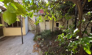VENTA casa 3 ambientes CASEROS, Pdo. Tres de Febrero escucha propuestas!!