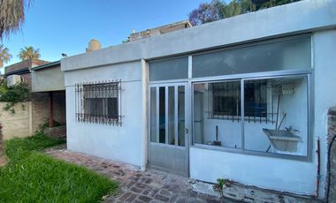Casa de cuatro dormitorios en Granadero Baigorria Chile al 600 Alquiler
