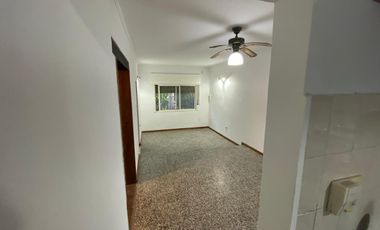 Casa de cuatro dormitorios en Granadero Baigorria Chile al 600 Alquiler