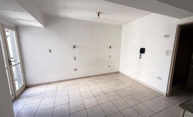 ALQUILER! Monoambiente con balcón en Barrio Sur, Entre Ríos al 700