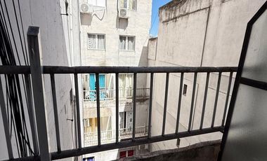 ALQUILER! Monoambiente con balcón en Barrio Sur, Entre Ríos al 700