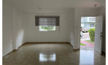 ALQUILER CASA LAGUNA ETAPA BRISANA (VICSZO)