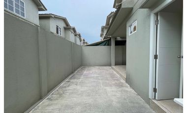 ALQUILER CASA LAGUNA ETAPA BRISANA (VICSZO)