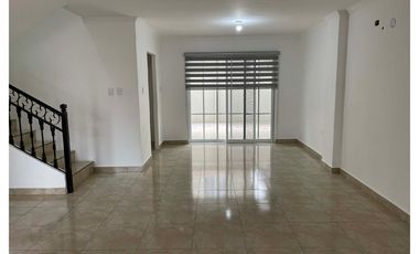 ALQUILER CASA LAGUNA ETAPA BRISANA (VICSZO)