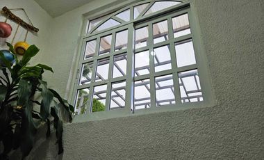 VENDO CASA GEMELA  AMPLIADA EN CUMBRES DEL VALLE, TLALNEPANTLA DE BAZ. EDO. MEX.