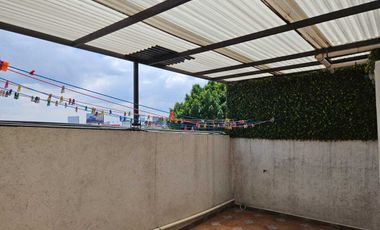 VENDO CASA GEMELA  AMPLIADA EN CUMBRES DEL VALLE, TLALNEPANTLA DE BAZ. EDO. MEX.