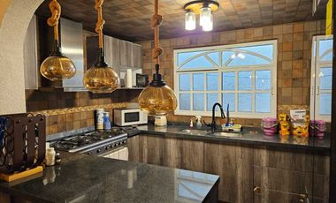 VENDO CASA GEMELA  AMPLIADA EN CUMBRES DEL VALLE, TLALNEPANTLA DE BAZ. EDO. MEX.