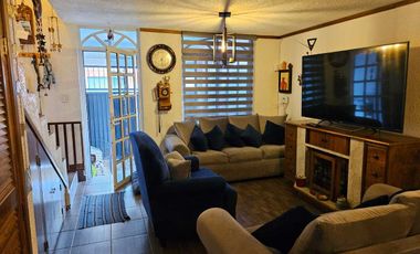 VENDO CASA GEMELA  AMPLIADA EN CUMBRES DEL VALLE, TLALNEPANTLA DE BAZ. EDO. MEX.