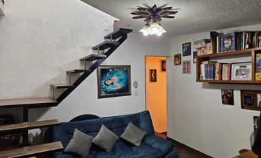 VENDO CASA GEMELA  AMPLIADA EN CUMBRES DEL VALLE, TLALNEPANTLA DE BAZ. EDO. MEX.